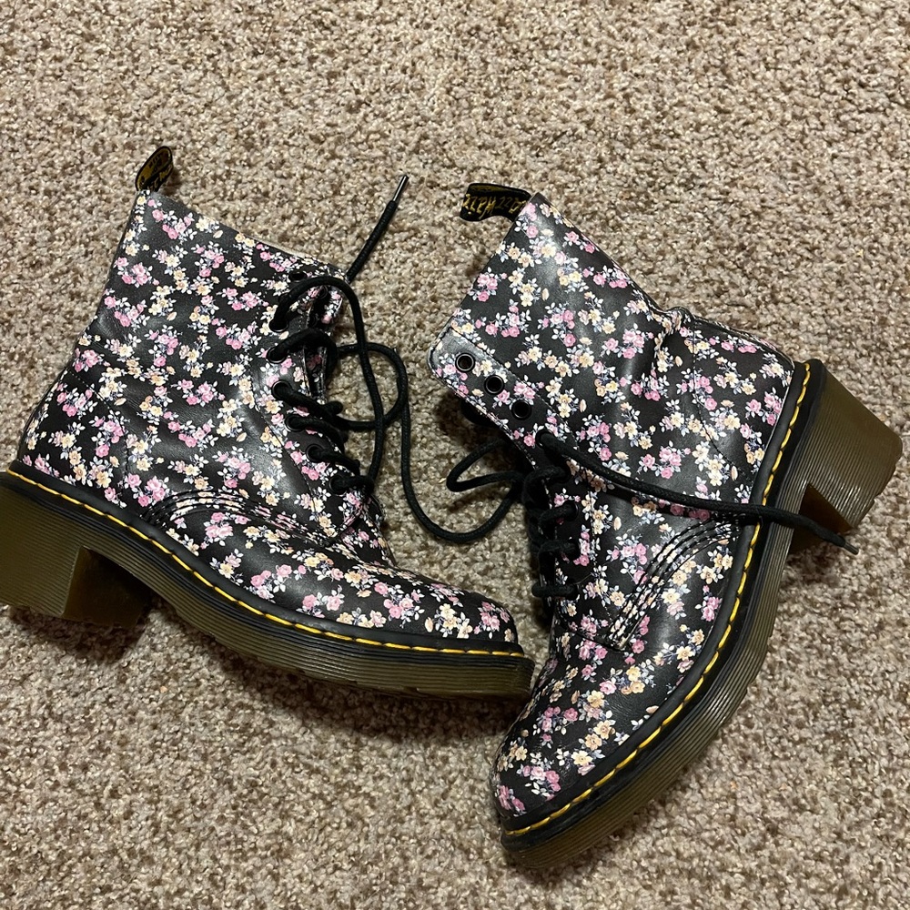 Floral Dr. Martens Airwair size 8